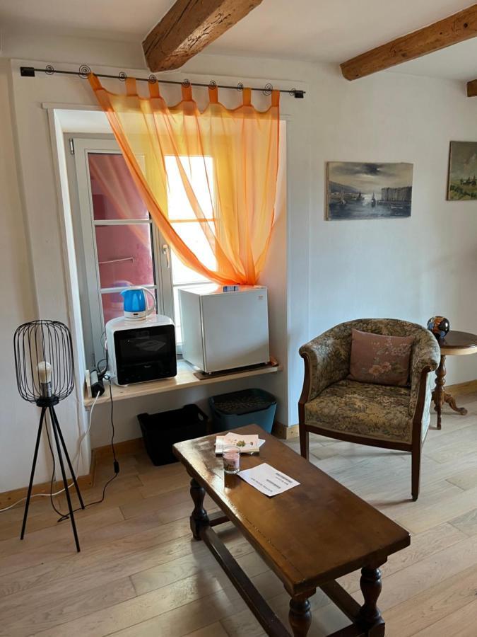 לה נובוויל Chambre Papillon Avec Acces Terasse מראה חיצוני תמונה